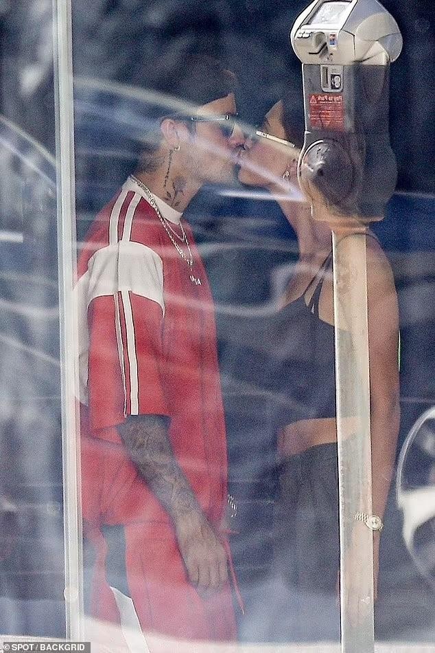 Justin Bieber kh&oacute;a m&ocirc;i b&agrave; x&atilde; si&ecirc;u mẫu giữa biến cố sức khỏe v&agrave; ồn &agrave;o kiện tụng - Ảnh 5.