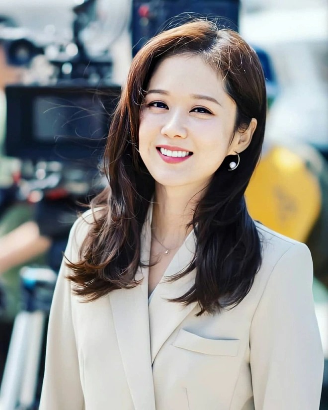 Jang Nara thông báo kết hôn với bạn trai kém 6 tuổi - Ảnh 3.