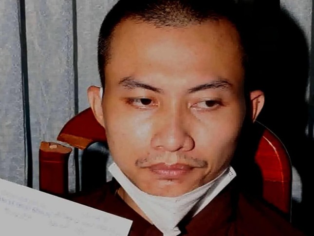 Bị can Lê Tùng Vân bị cáo buộc là chủ mưu trong vụ án tại Tịnh thất Bồng Lai - Ảnh 4.
