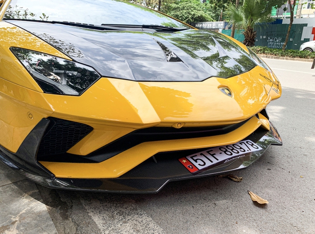 Dàn siêu xe gần 400 tỷ đồng đã đến Hà Nội, Koenigsegg Regera và McLaren Senna nằm trùm bạt chờ tỏa sáng - Ảnh 5. Dàn siêu xe gần 400 tỷ đồng đã đến Hà Nội, Koenigsegg Regera và McLaren Senna nằm trùm bạt chờ tỏa sáng - Ảnh 5.