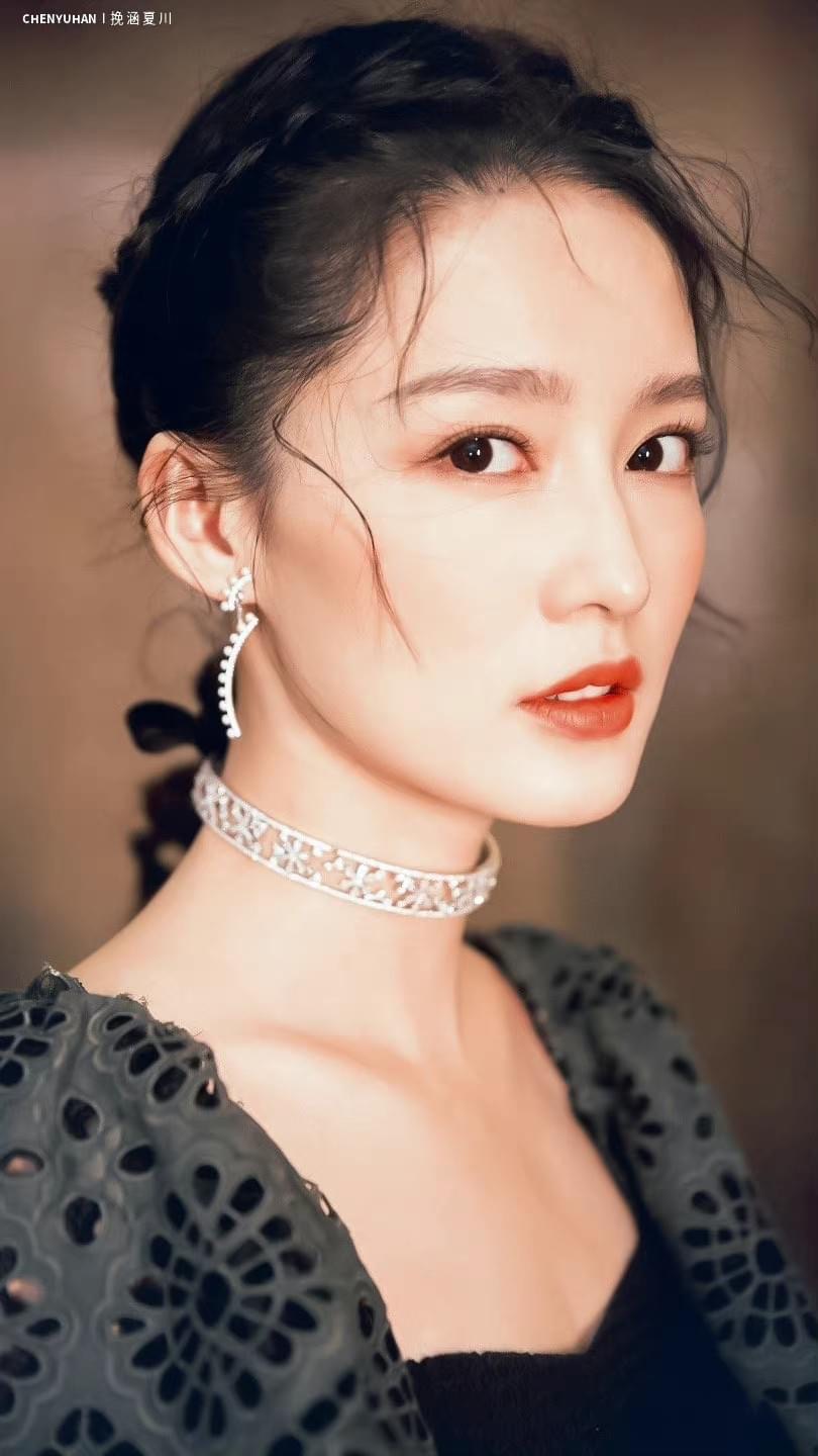 Bất ngờ danh sách dàn sao nữ thế hệ 1990 địa vị cao nhất Trung Quốc, Nhiệt Ba và Dương Tử lại thua Châu Đông Vũ - Ảnh 8. Bất ngờ danh sách dàn sao nữ thế hệ 1990 địa vị cao nhất Trung Quốc, Nhiệt Ba và Dương Tử lại thua Châu Đông Vũ - Ảnh 8.