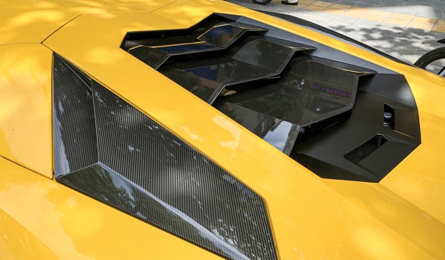 Dàn siêu xe gần 400 tỷ đồng đã đến Hà Nội, Koenigsegg Regera và McLaren Senna nằm trùm bạt chờ tỏa sáng - Ảnh 7. Dàn siêu xe gần 400 tỷ đồng đã đến Hà Nội, Koenigsegg Regera và McLaren Senna nằm trùm bạt chờ tỏa sáng - Ảnh 7.