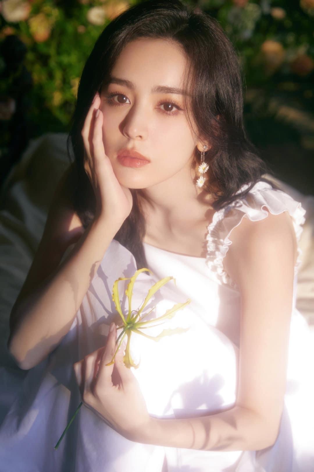 Bất ngờ danh sách dàn sao nữ thế hệ 1990 địa vị cao nhất Trung Quốc, Nhiệt Ba và Dương Tử lại thua Châu Đông Vũ - Ảnh 10. Bất ngờ danh sách dàn sao nữ thế hệ 1990 địa vị cao nhất Trung Quốc, Nhiệt Ba và Dương Tử lại thua Châu Đông Vũ - Ảnh 10.