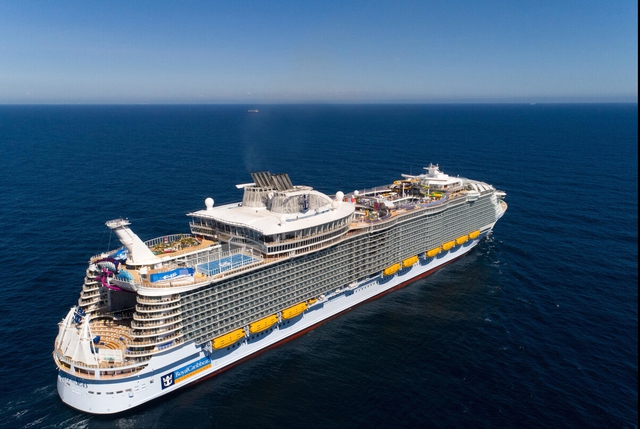 Chi&ecirc;m ngưỡng du thuyền hạng sang khổng lồ nhất thế giới: D&agrave;i 362 m&eacute;t v&agrave; c&oacute; 18 tầng, sức chứa tới 8.600 người - Ảnh 2.