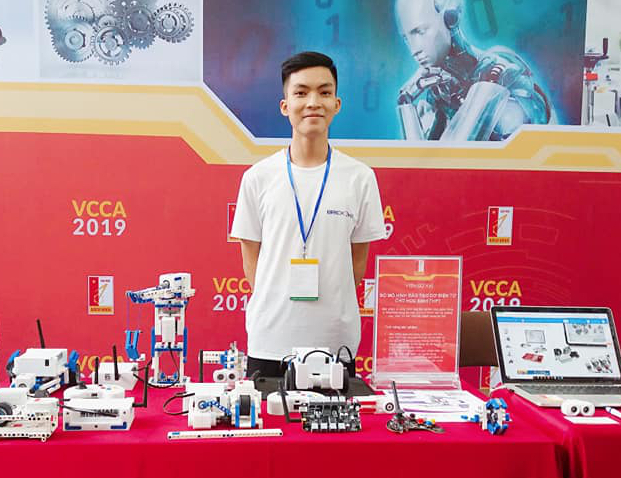 Ch&agrave;ng sinh vi&ecirc;n năm nhất l&agrave;m Gi&aacute;m đốc c&ocirc;ng ty c&ocirc;ng nghệ: Qu&aacute; khứ phụ hồ &iacute;t ai hay - Ảnh 2.