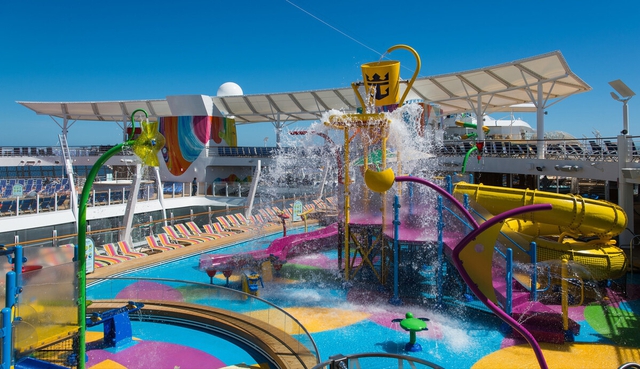 Chi&ecirc;m ngưỡng du thuyền hạng sang khổng lồ nhất thế giới: D&agrave;i 362 m&eacute;t v&agrave; c&oacute; 18 tầng, sức chứa tới 8.600 người - Ảnh 7.