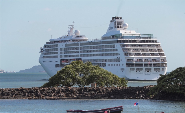 Chi&ecirc;m ngưỡng du thuyền hạng sang khổng lồ nhất thế giới: D&agrave;i 362 m&eacute;t v&agrave; c&oacute; 18 tầng, sức chứa tới 8.600 người - Ảnh 8.