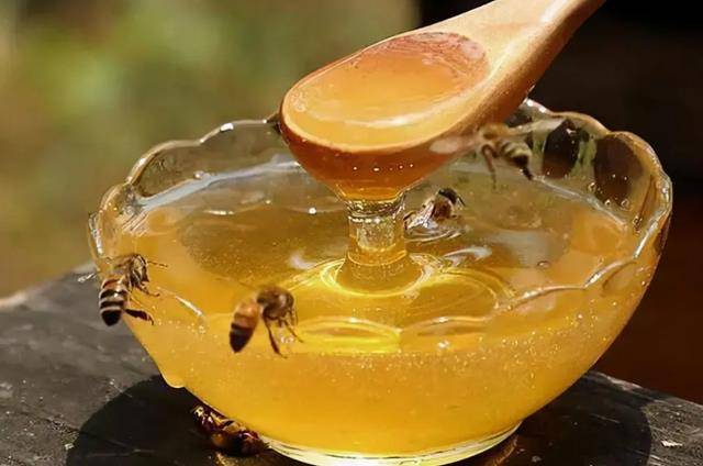 4 distinct differences between people who drink honey every day and those who never drink it - Photo 1.