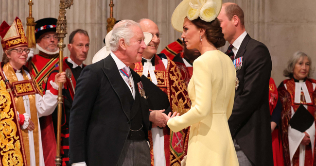 A special moment shows that Princess Kate is loved by her parents-in-law and the delicate gesture of the royal bride - Photo 2.