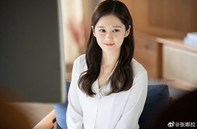 Jang Nara ở tuổi U40: Nhan sắc ma cà rồng gây sốc, mặc đẹp từ trong phim ra ngoài đời - Ảnh 4.