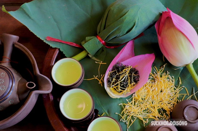 The feat of marinating tea encapsulates the quintessence of thousands of West Lake lotus flowers - Photo 6.