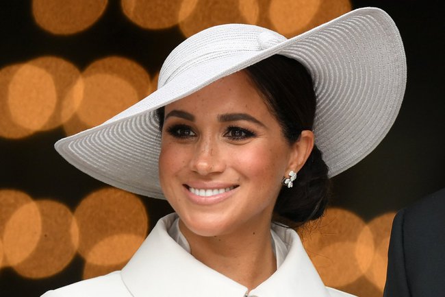 Nụ cười hoàn hảo của Meghan Markle trong mọi khoảnh khắc tại đại lễ Bạch Kim làm bùng nổ truyền thông - Ảnh 6.