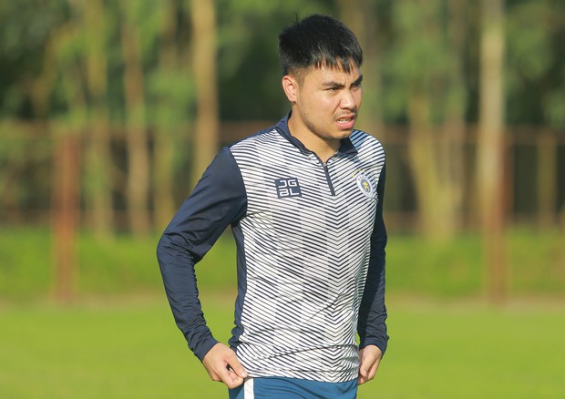 Văn Hậu tập một mình, HLV Hà Nội FC tiết lộ về thời điểm có thể trở lại thi đấu - Ảnh 8.