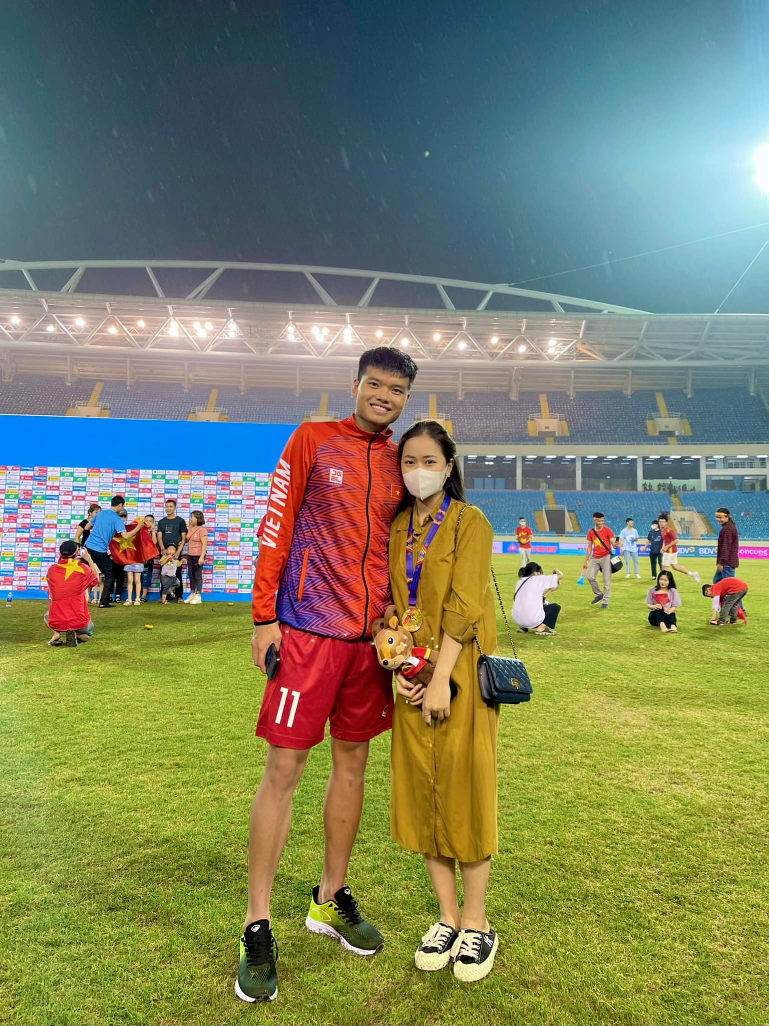The U23 player association has a wife and girlfriend: The other half is 