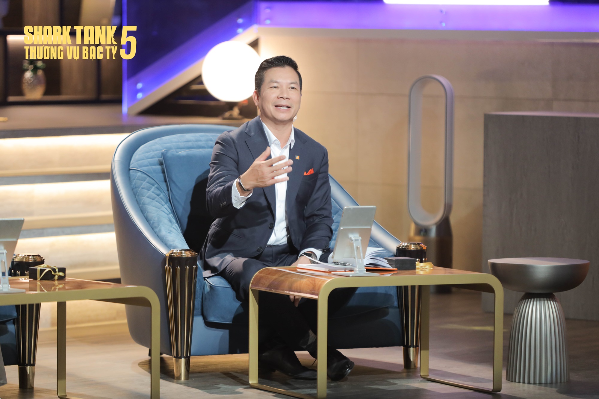 Loạt ph&aacute;t ng&ocirc;n sắc b&eacute;n của d&agrave;n c&aacute; mập trong tập 1 Shark Tank - Ảnh 5.