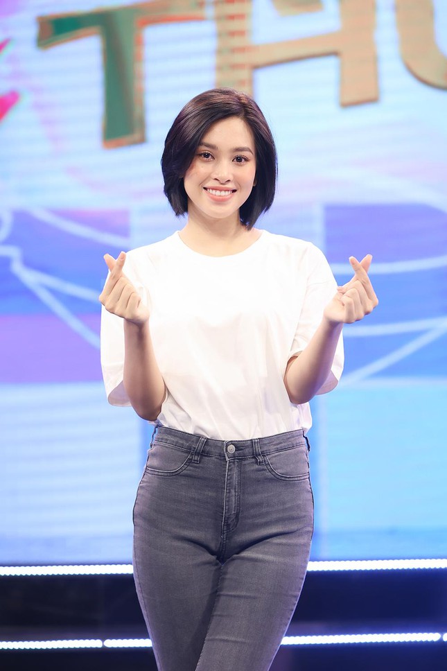 &Aacute; hậu Tường San, V&otilde; Ho&agrave;ng Yến trổ t&agrave;i nhảy sexy dance khiến danh h&agrave;i Việt Hương trầm trồ - Ảnh 2.