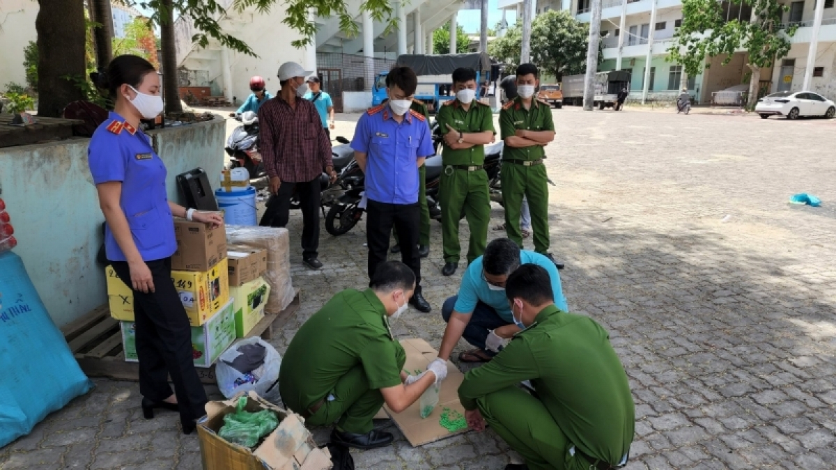 Arresting a group of drug sellers through a technology delivery service - Photo 3.