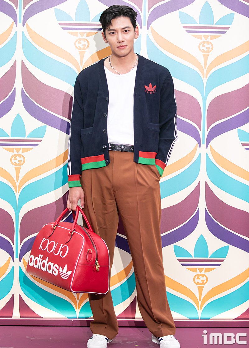 Sao Hàn nô nức dự sự kiện: Kim Ji Won siêu tươi bên tóc mới, Miyeon ấn tượng với đôi mi cong, Ahn Yujin tiểu thư ngọt ngào - Ảnh 7. Sao Hàn nô nức dự sự kiện: Kim Ji Won siêu tươi bên tóc mới, Miyeon ấn tượng với đôi mi cong, Ahn Yujin tiểu thư ngọt ngào - Ảnh 7.