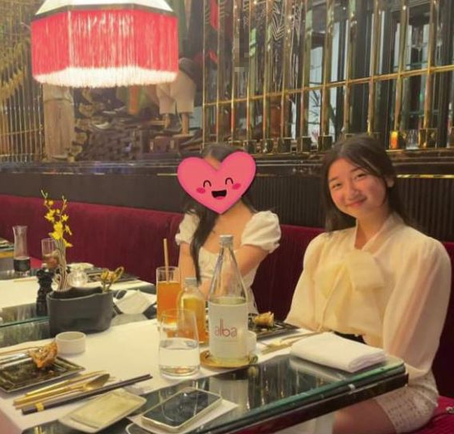 Từ MC Thảo Vân đến đại gia Cường Đô La đều làm điều này khi các con lớn: Một chi tiết nhỏ nhưng tỏ rõ bậc cha mẹ tâm lý - Ảnh 1.