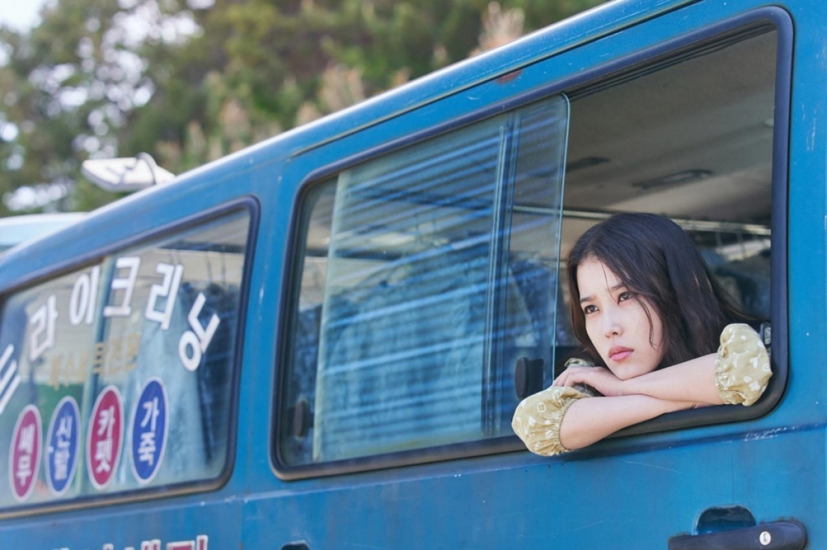 IU bất ngờ thay đổi định hướng sự nghiệp sau vai diễn trong Broker - Ảnh 1. IU bất ngờ thay đổi định hướng sự nghiệp sau vai diễn trong Broker - Ảnh 1.