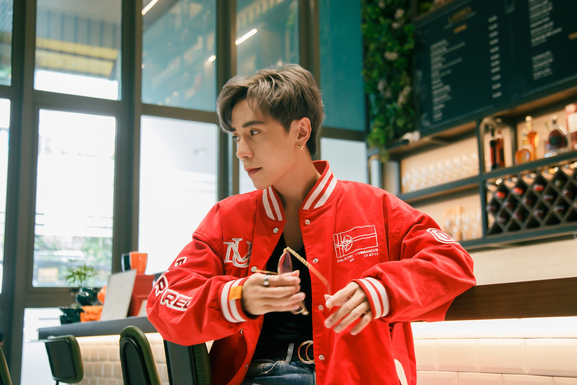 Quang Hùng MasterD trải lòng: Suốt 6-7 năm phải xin để được hát mà không nhận cát-xê, nhạc Thái có rất nhiều điểm tương đồng với Vpop - Ảnh 8. Quang Hùng MasterD trải lòng: Suốt 6-7 năm phải xin để được hát mà không nhận cát-xê, nhạc Thái có rất nhiều điểm tương đồng với Vpop - Ảnh 8.