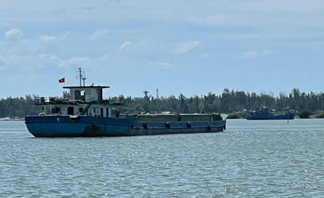 Công an thông tin vụ tàu hàng đâm tàu cá khiến 3 người tử vong trên biển - Ảnh 1.