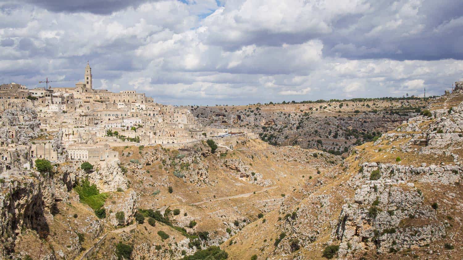 Lost in the strange 9,000-year-old ancient city in Italy and unique in the world - Photo 1.