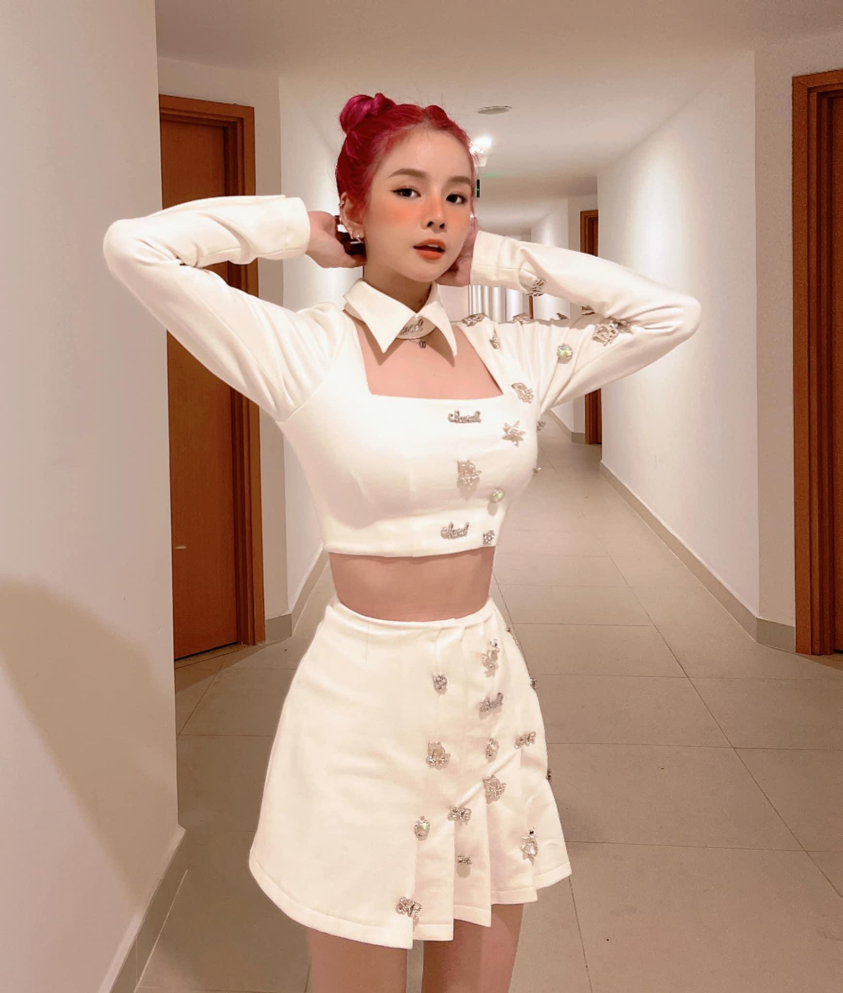 Phong c&aacute;ch thời trang từ c&aacute; t&iacute;nh đến hường phấn của Mie, l&agrave; DJ m&agrave; cứ ngỡ fashionista! - Ảnh 9.