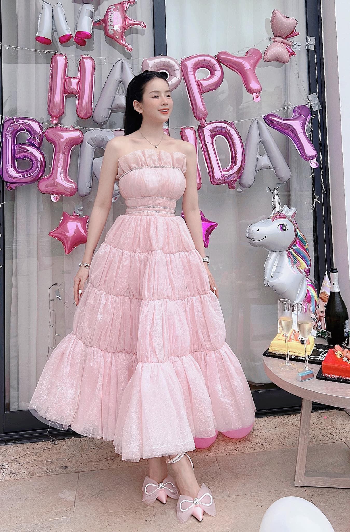 Phong c&aacute;ch thời trang từ c&aacute; t&iacute;nh đến hường phấn của Mie, l&agrave; DJ m&agrave; cứ ngỡ fashionista! - Ảnh 21.