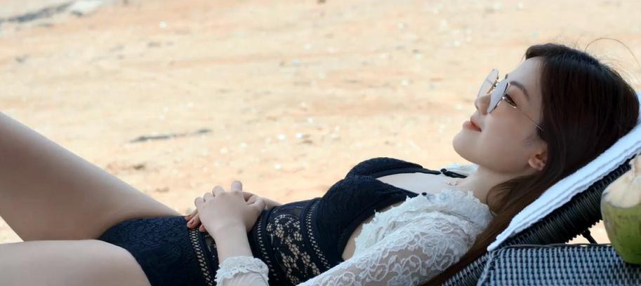 Lương Thanh tung ảnh bikini đẹp hút hồn - Ảnh 9. Lương Thanh tung ảnh bikini đẹp hút hồn - Ảnh 9.