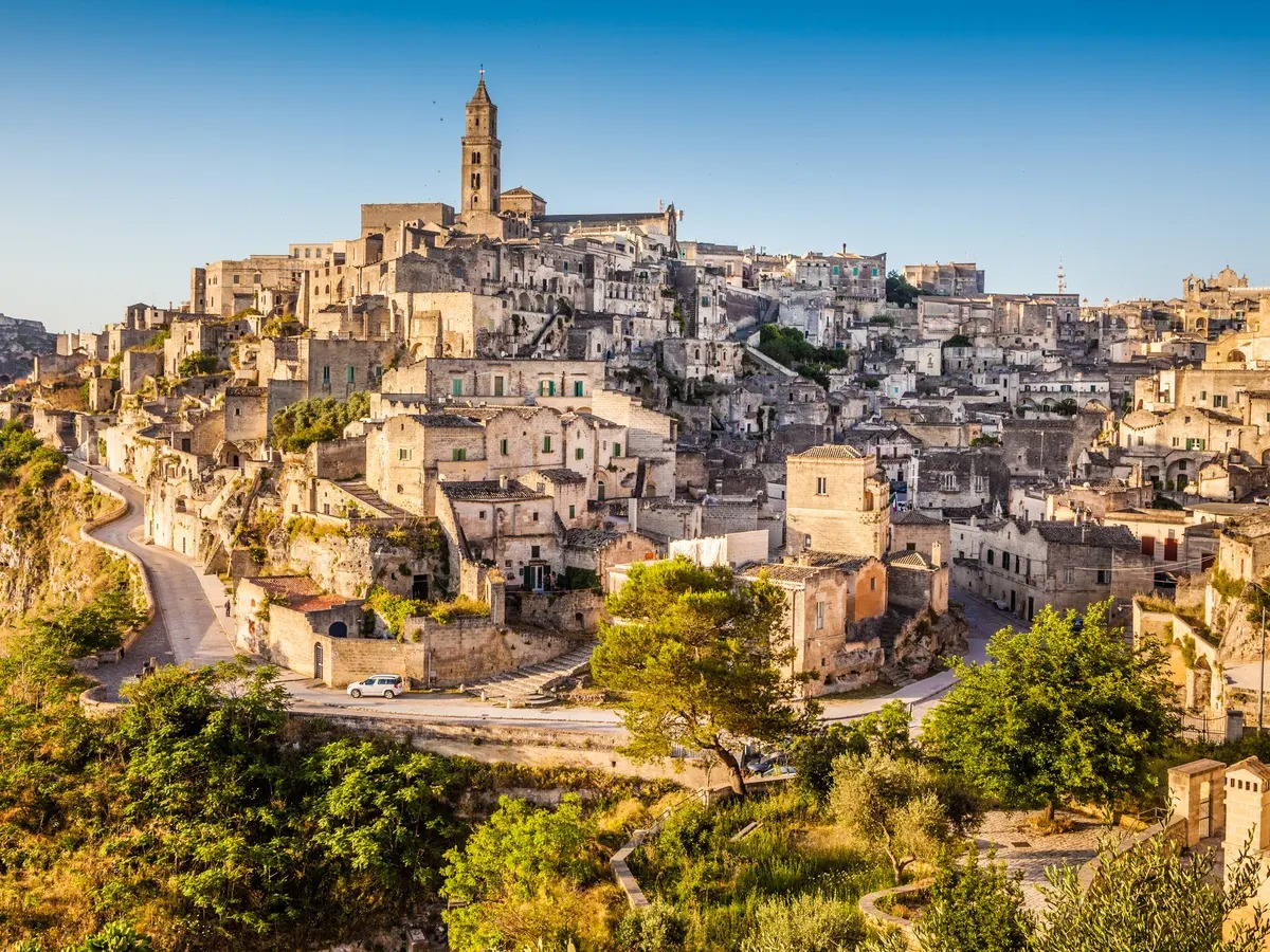 Lost in the strange 9,000-year-old ancient city in Italy and unique in the world - Photo 4.