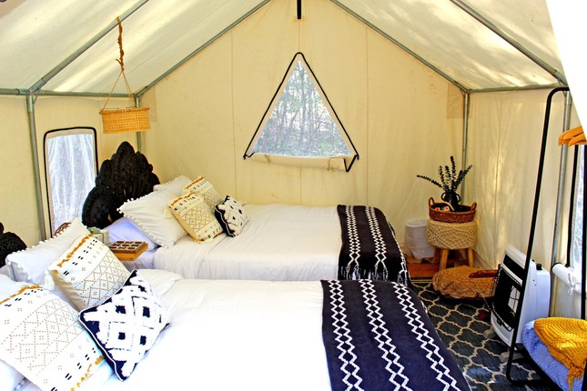 Giải mã xu hướng cắm trại #Glamping, lên dây cót cho trải nghiệm sang-xịn-mịn Hè này - Ảnh 4.