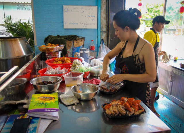 Vịt quay âm dương: Độc quyền vị than tre, ra mắt sau 2 tháng đã khuấy đảo Sài Gòn - Ảnh 7.