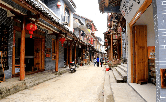 Strange ancient town floating on the water in China: Only traveling by boat, is a paradise for women who want to lose weight - Photo 7.