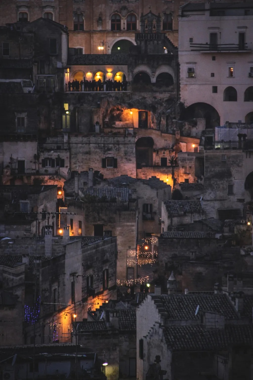 Lost in the strange 9,000-year-old ancient city in Italy and unique in the world - Photo 8.