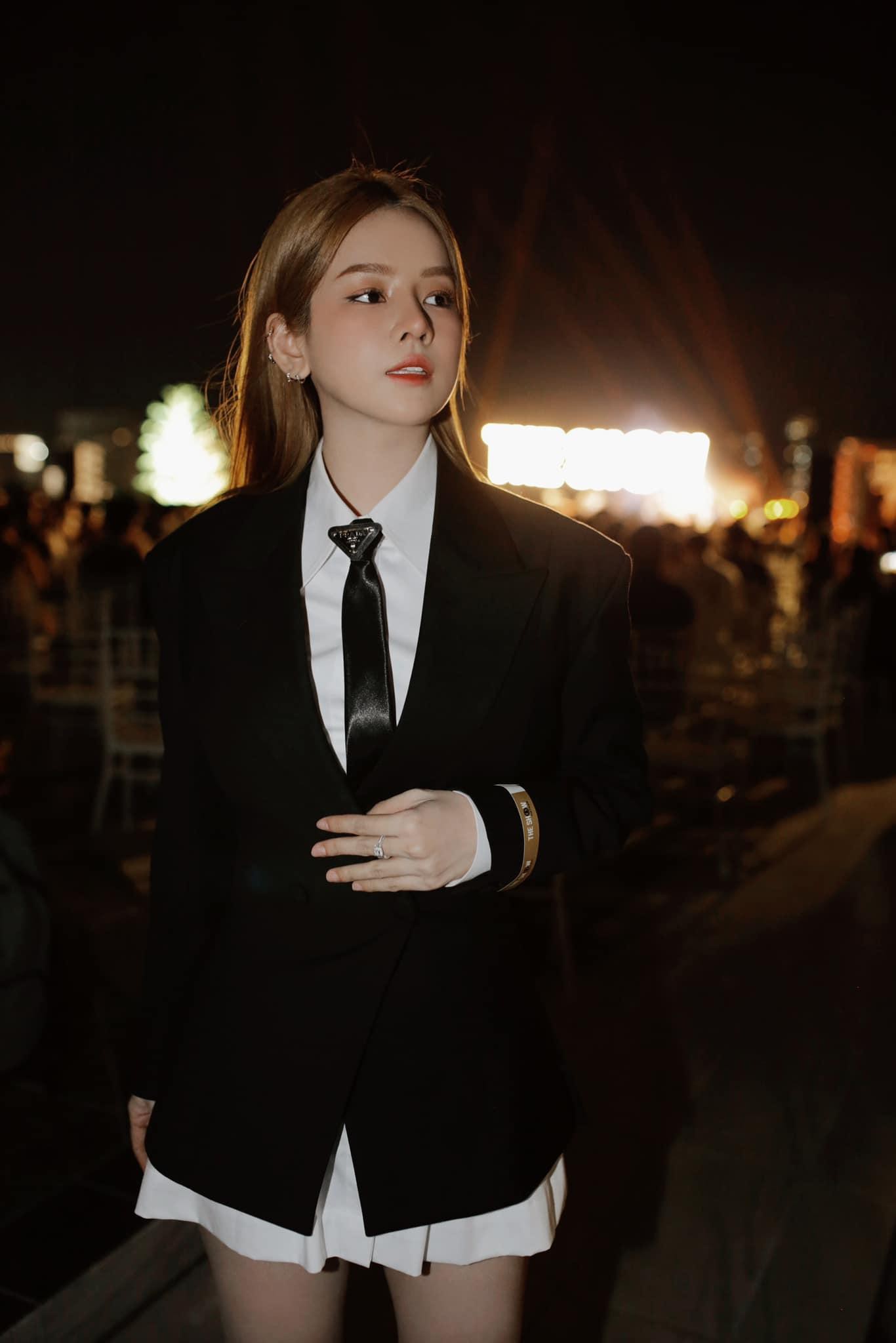 Phong c&aacute;ch thời trang từ c&aacute; t&iacute;nh đến hường phấn của Mie, l&agrave; DJ m&agrave; cứ ngỡ fashionista! - Ảnh 10.