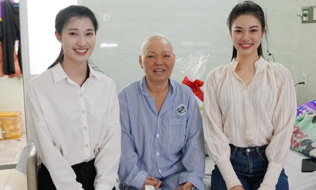 Thí sinh Miss World Vietnam 2022 cắt tóc để ủng hộ bệnh nhân ung thư vú - Ảnh 5.