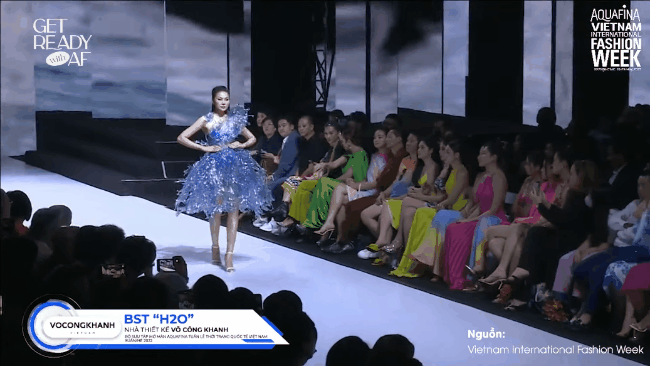 Thanh Hằng từng chịu đau để tr&igrave;nh diễn bộ đồ 10kg sắc như dao tr&ecirc;n s&agrave;n catwalk - Ảnh 8.