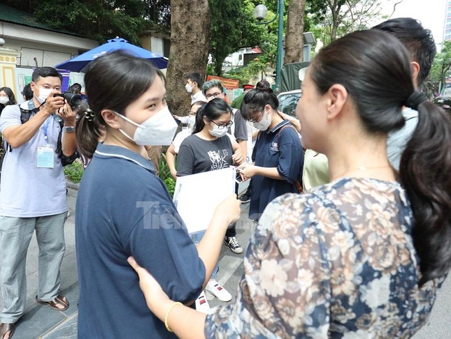 Th&iacute; sinh thi đạt điểm chưa cao: Phụ huynh đừng tạo th&ecirc;m &aacute;p lực cho con - Ảnh 1.