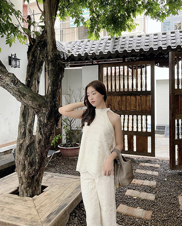 Đỗ Mỹ Linh v&agrave; th&uacute; chơi h&agrave;ng hiệu xa xỉ sau 6 năm đăng quang Hoa hậu Việt Nam - Ảnh 5.