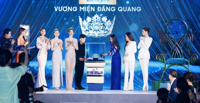 Cận cảnh vương miện đắt đỏ và quyền trượng giản dị của Miss World Vietnam 2022 - Ảnh 3.