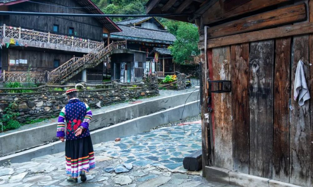 Cổ trại b&ecirc;n bờ hồ ở Trung Quốc: Nơi cư ngụ của bộ tộc xưa, xem g&agrave; l&agrave; vị thần ban ơn v&agrave; ph&uacute;c l&agrave;nh - Ảnh 14.