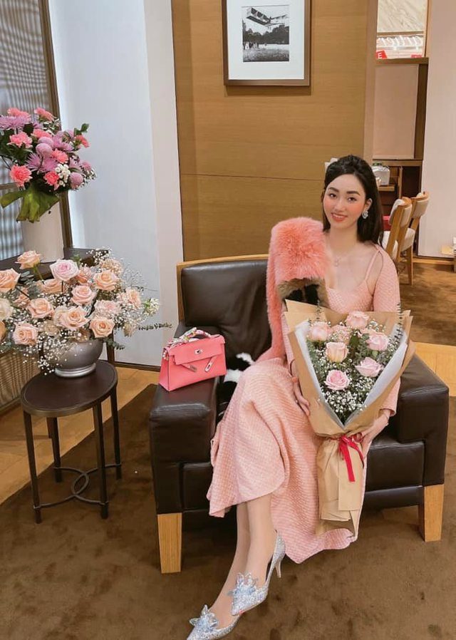 Có một Á hậu Hoa hậu Hoàn vũ giống hệt Dương Trương Thiên Lý, lấy chồng giàu ở nhà chăm con, đoạn tuyệt showbiz - Ảnh 7.