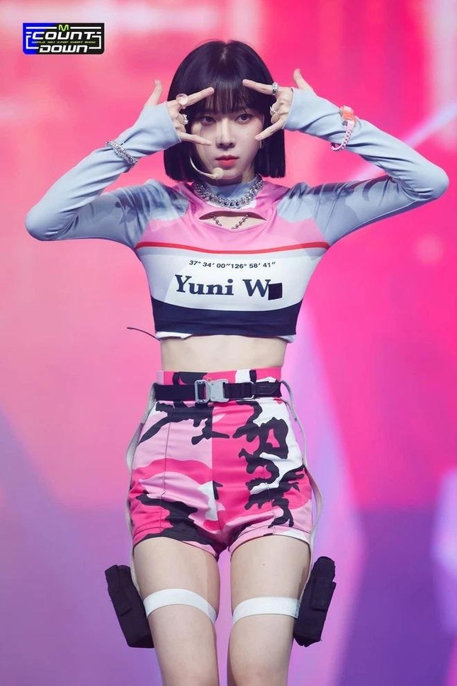 7 nữ idol sở hữu vòng eo con kiến: Không thể thiếu Jennie (BLACKPINK) - Ảnh 14.