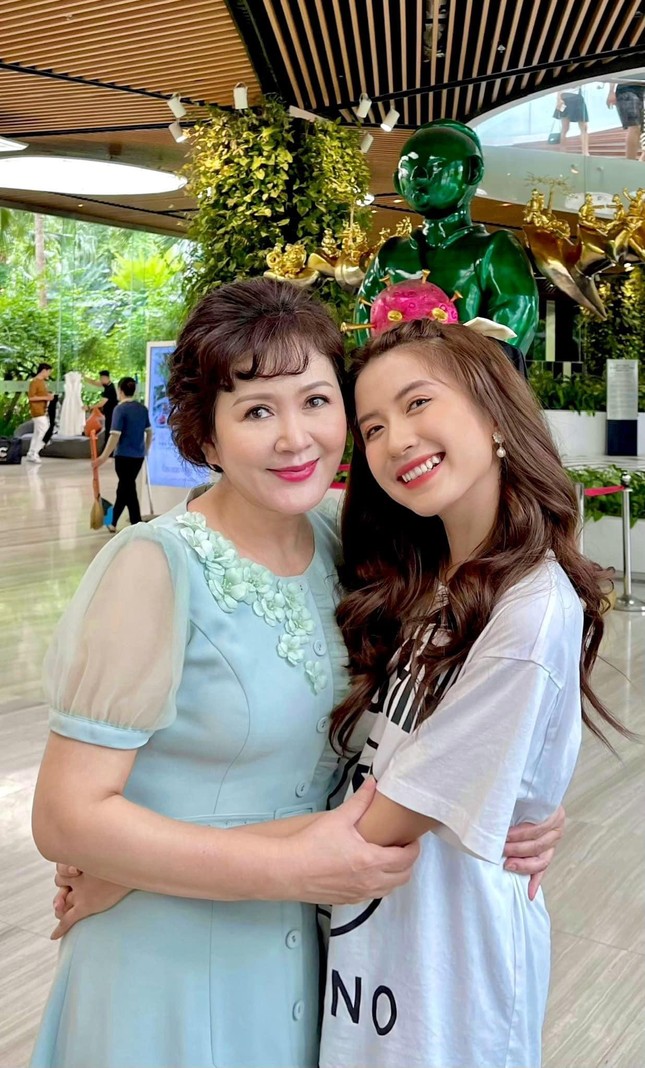 Ngày quay cuối của Thương ngày nắng về, NSND Minh Hòa kể lại kỷ niệm khó quên - Ảnh 4.