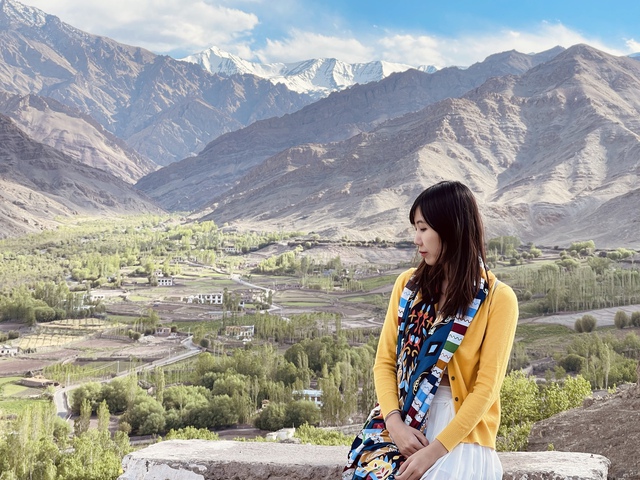 Trải nghiệm khó quên ở Ladakh - Tiểu Tây Tạng của cô gái Việt: Thời tiết lạnh buốt, móng tay và tóc gãy vì khô, shock độ cao khi băng đèo cao nhất thế giới… - Ảnh 2.