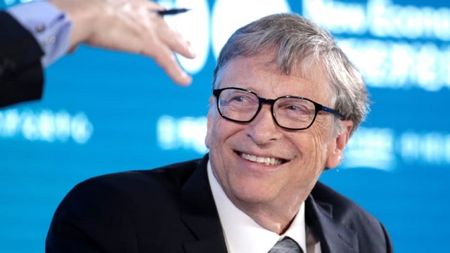 Bill Gates nói gì khi được hỏi thấy 100 USD dưới đất, ông có nhặt lên không? - Ảnh 1.