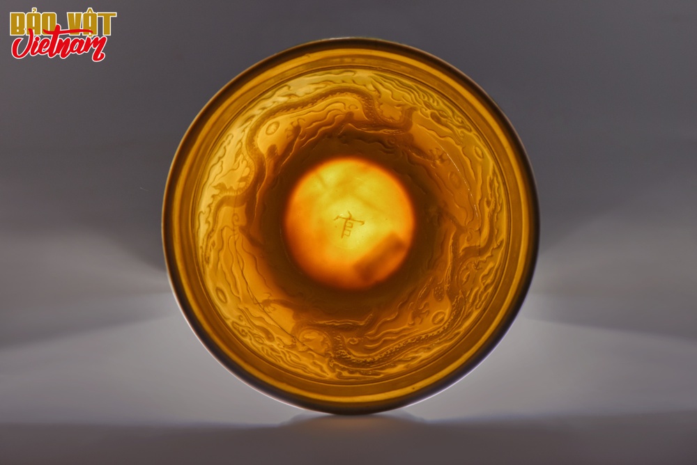 Kỳ diệu chiếc b&aacute;t si&ecirc;u mỏng của Ho&agrave;ng th&agrave;nh Thăng Long: &Aacute;nh s&aacute;ng xuy&ecirc;n qua, soi thấy rồng - Ảnh 4.