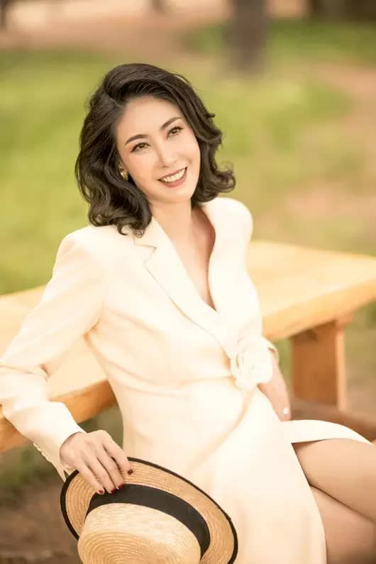 Cuộc sống viên mãn của doanh nhân - Hoa hậu Hà Kiều Anh trong các cơ ngơi hàng trăm tỉ đồng - Ảnh 2.