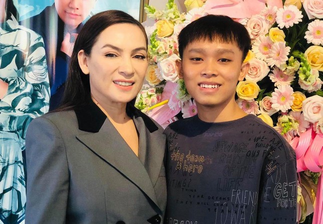 Ba qu&aacute;n qu&acirc;n cuộc thi &acirc;m nhạc nh&iacute; vướng ồn &agrave;o đời tư - Ảnh 7.